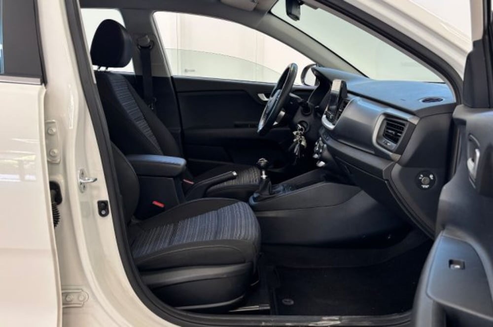 Kia Stonic usata a Latina (7)