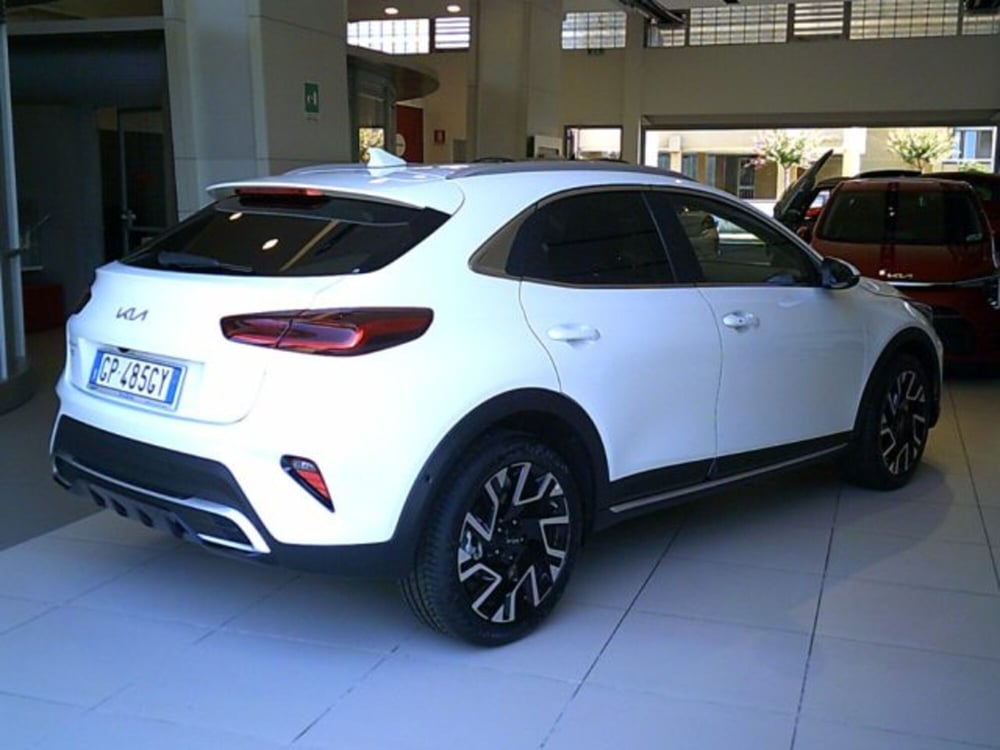 Kia XCeed nuova a Novara (3)