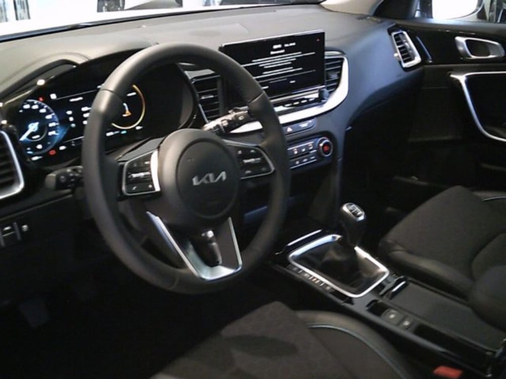 Kia XCeed nuova a Novara (4)