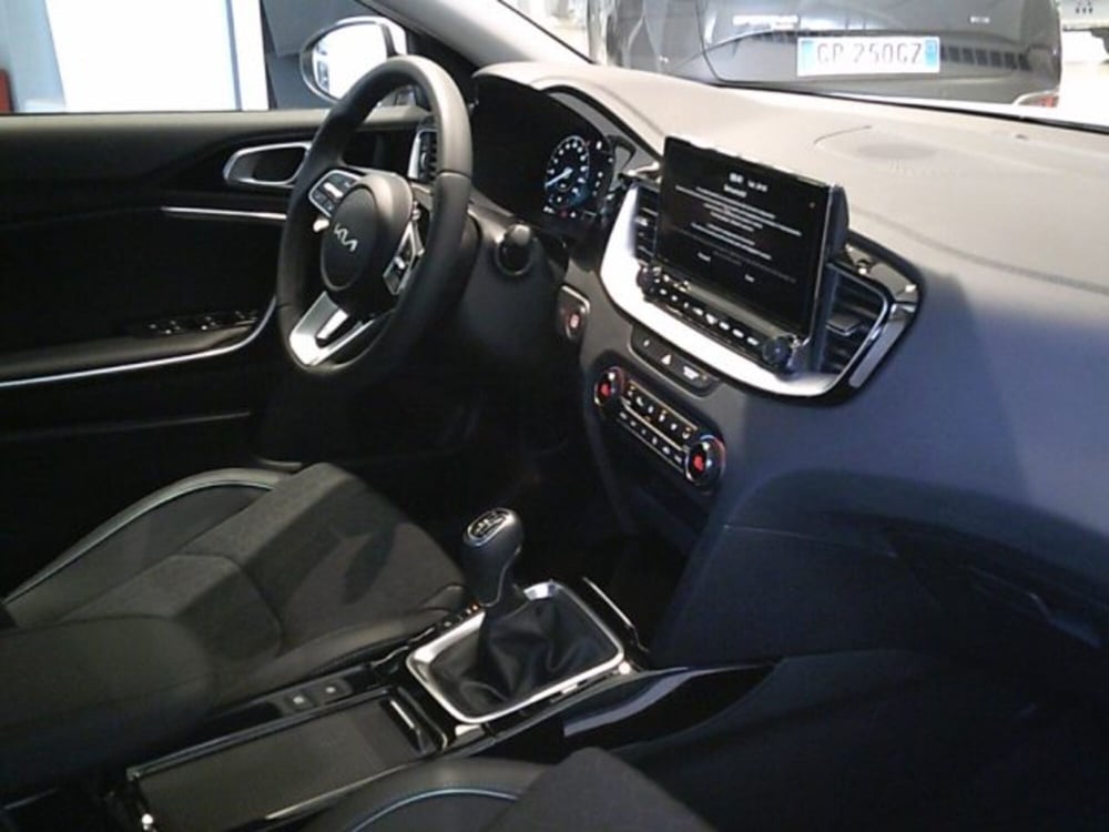 Kia XCeed nuova a Novara (5)