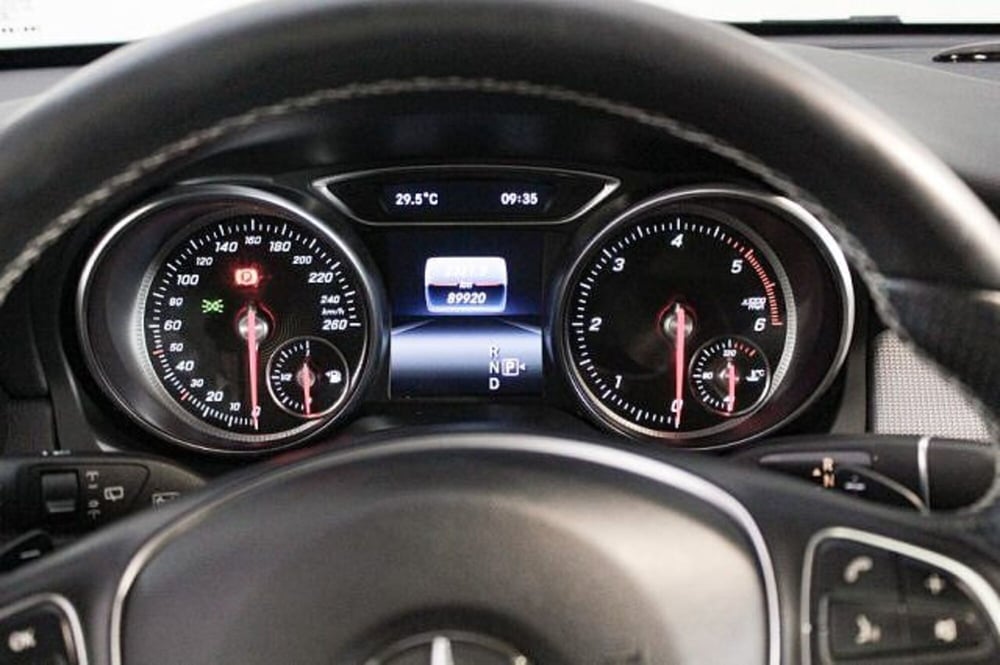 Mercedes-Benz GLA SUV usata a Novara (7)