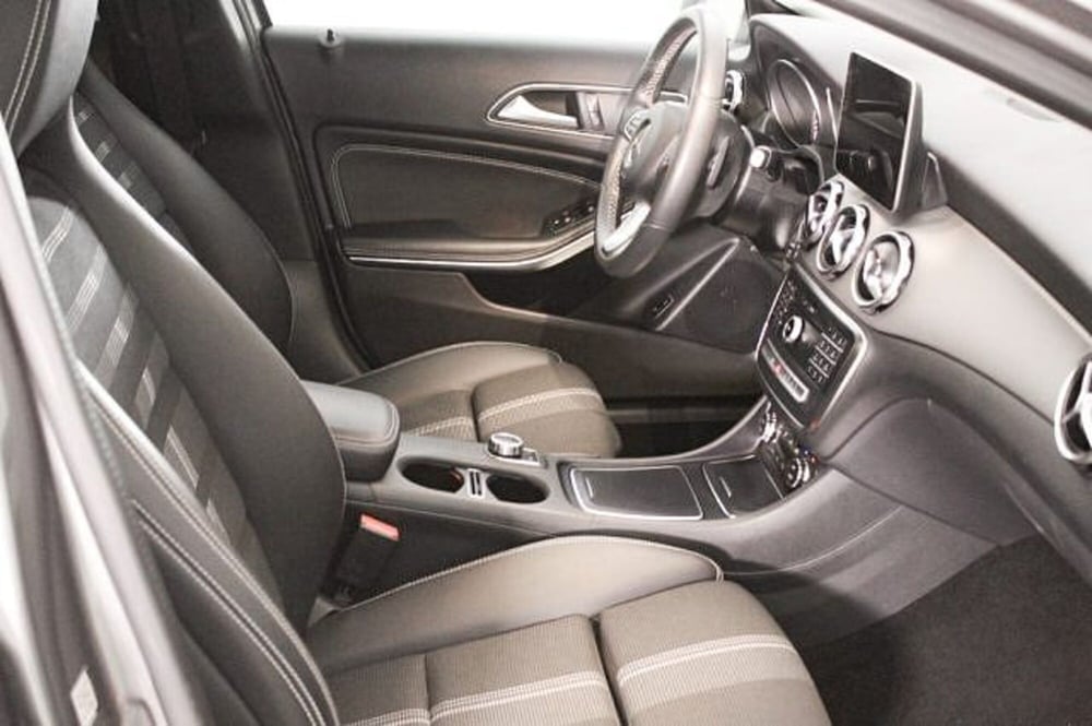 Mercedes-Benz GLA SUV usata a Novara (8)