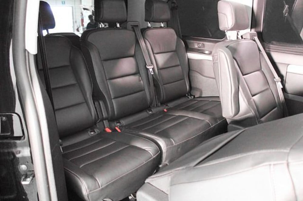Peugeot Traveller usata a Novara (10)