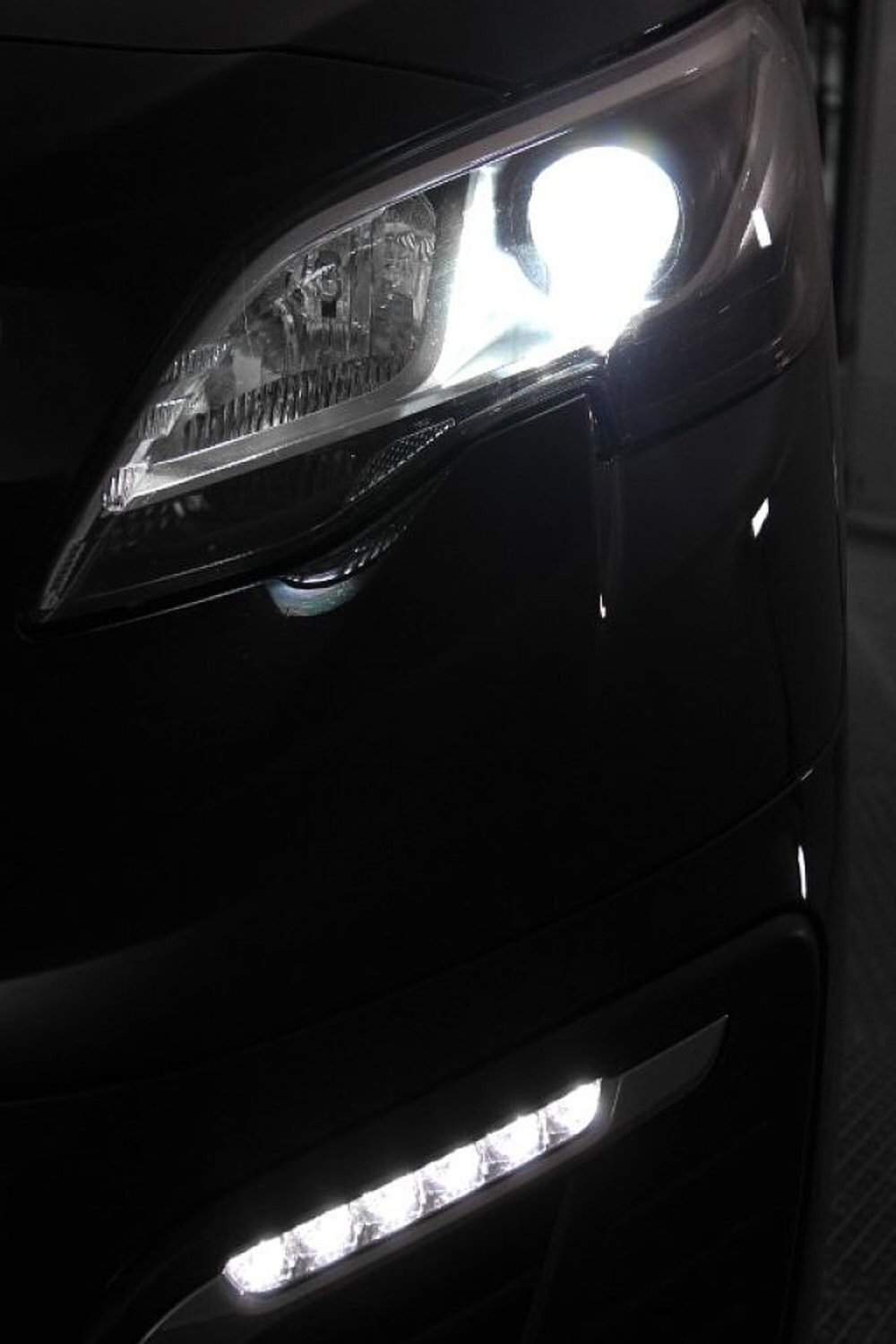 Peugeot Traveller usata a Novara (19)
