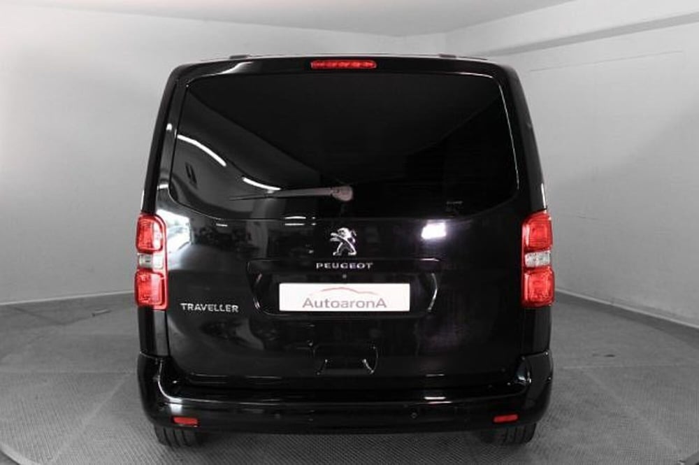 Peugeot Traveller usata a Novara (5)