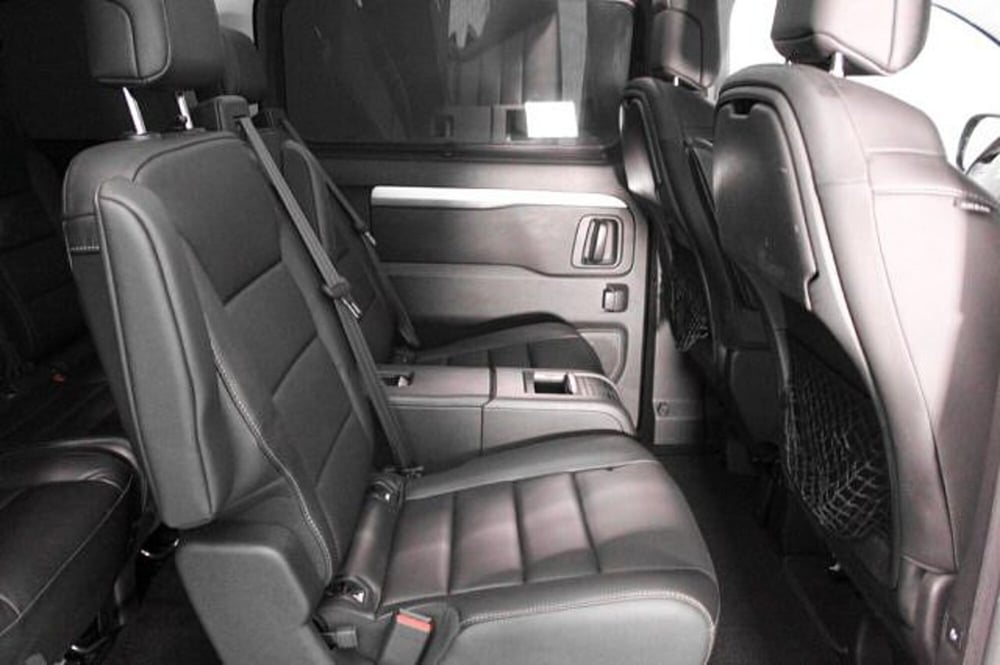 Peugeot Traveller usata a Novara (9)