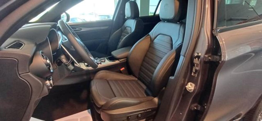 Alfa Romeo Stelvio nuova a Padova (10)