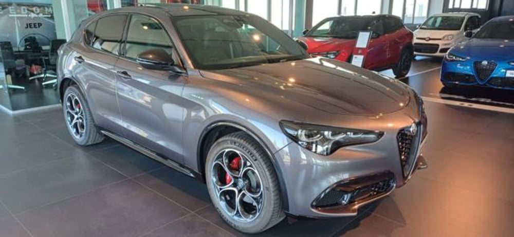Alfa Romeo Stelvio nuova a Padova (2)