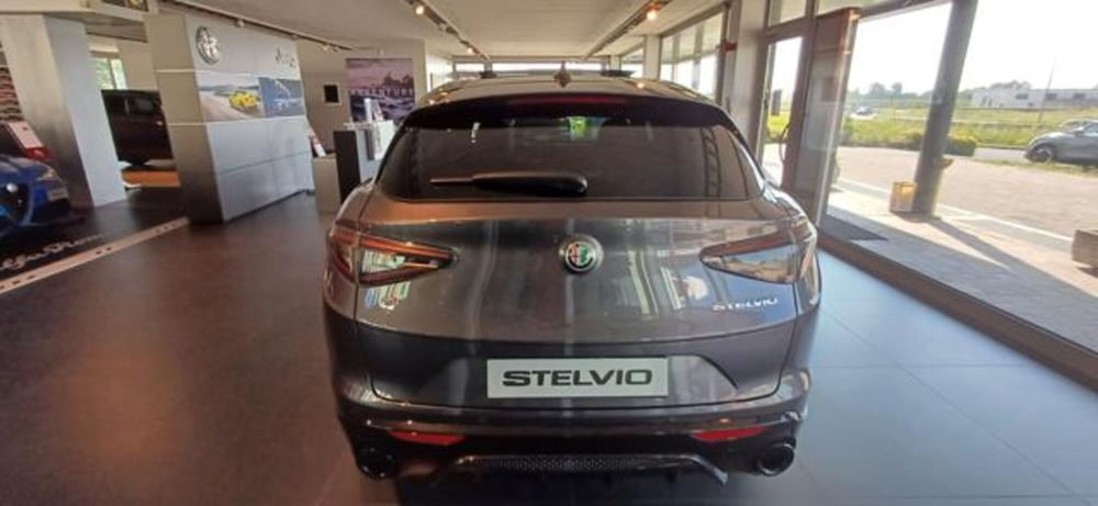 Alfa Romeo Stelvio nuova a Padova (8)