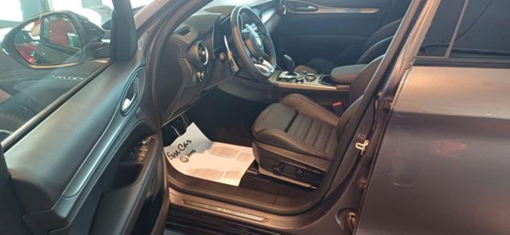 Alfa Romeo Stelvio nuova a Padova (9)