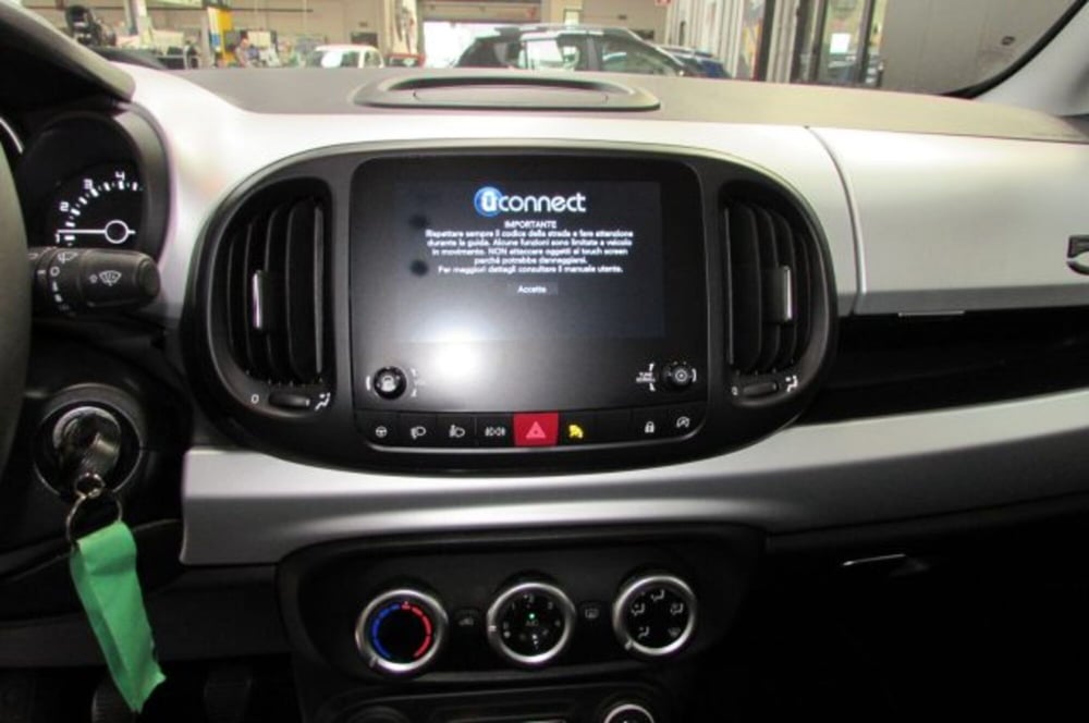 Fiat 500L usata a Milano (8)