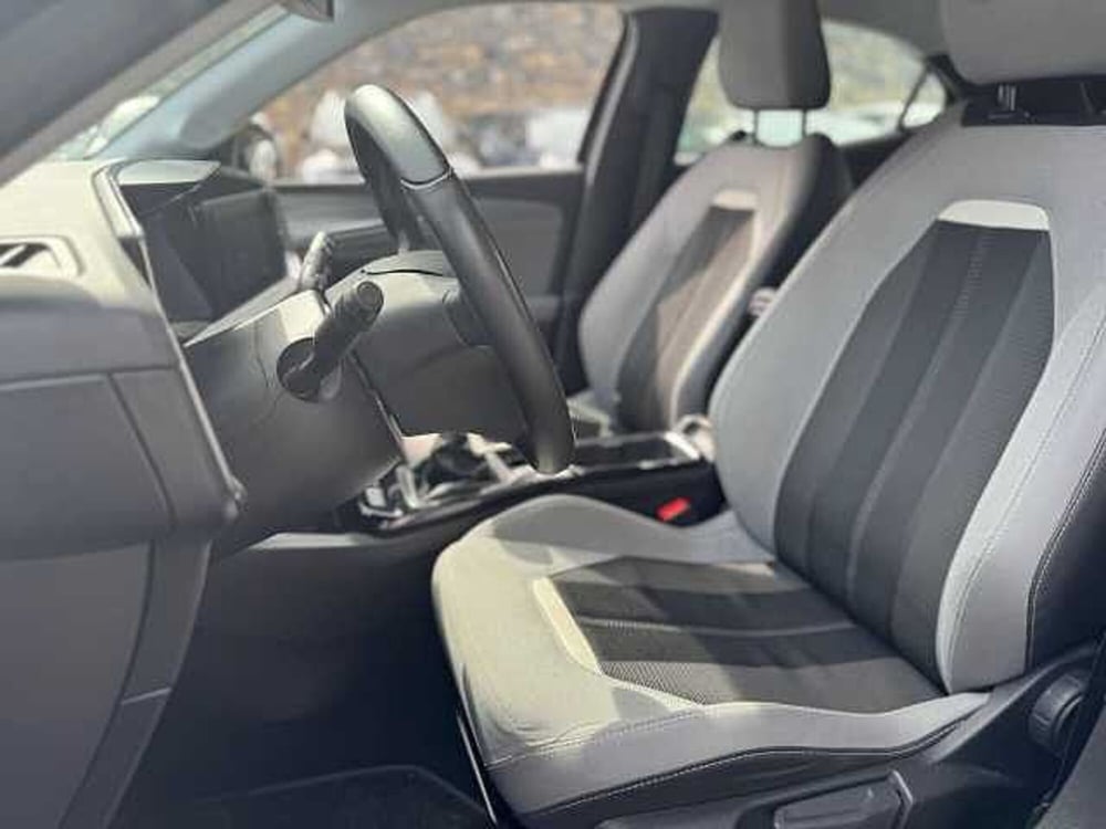 Opel Mokka usata a Genova (11)