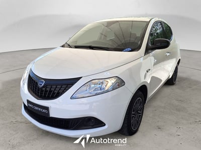 Lancia Ypsilon 1.0 FireFly 5 porte S&amp;S Hybrid Silver Plus del 2023 usata a Bari