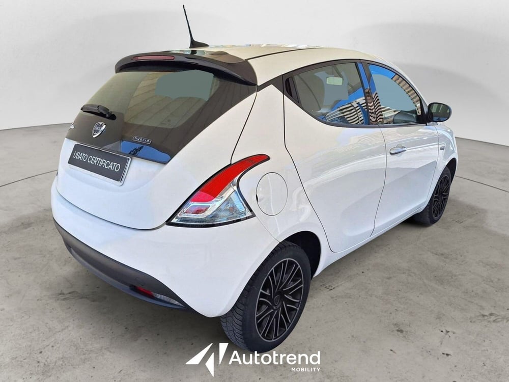 Lancia Ypsilon usata a Bari (2)