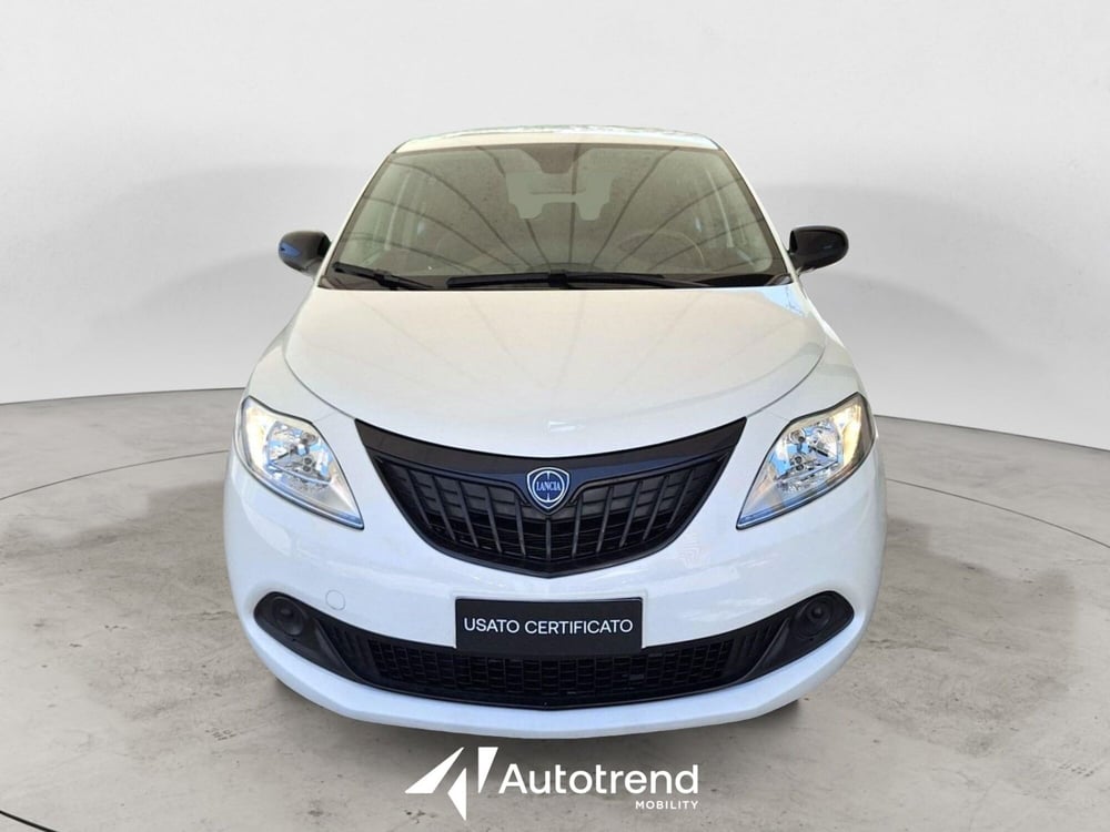 Lancia Ypsilon usata a Bari (3)