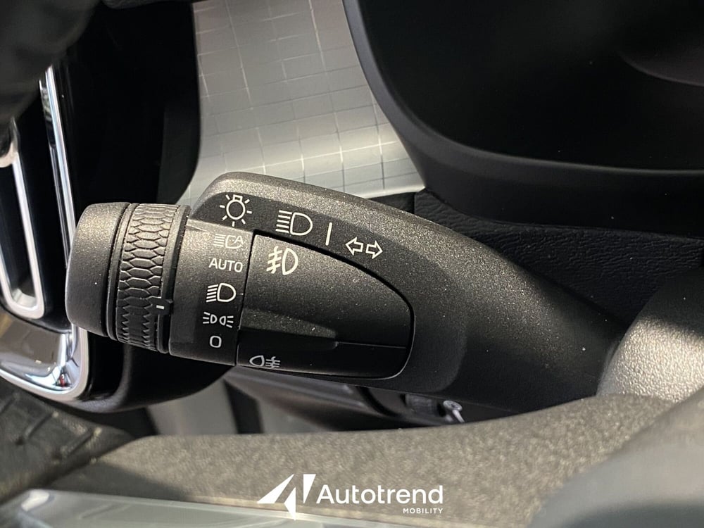 Volvo XC40 usata a Bari (10)
