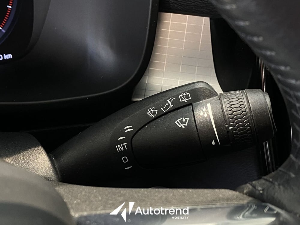 Volvo XC40 usata a Bari (11)