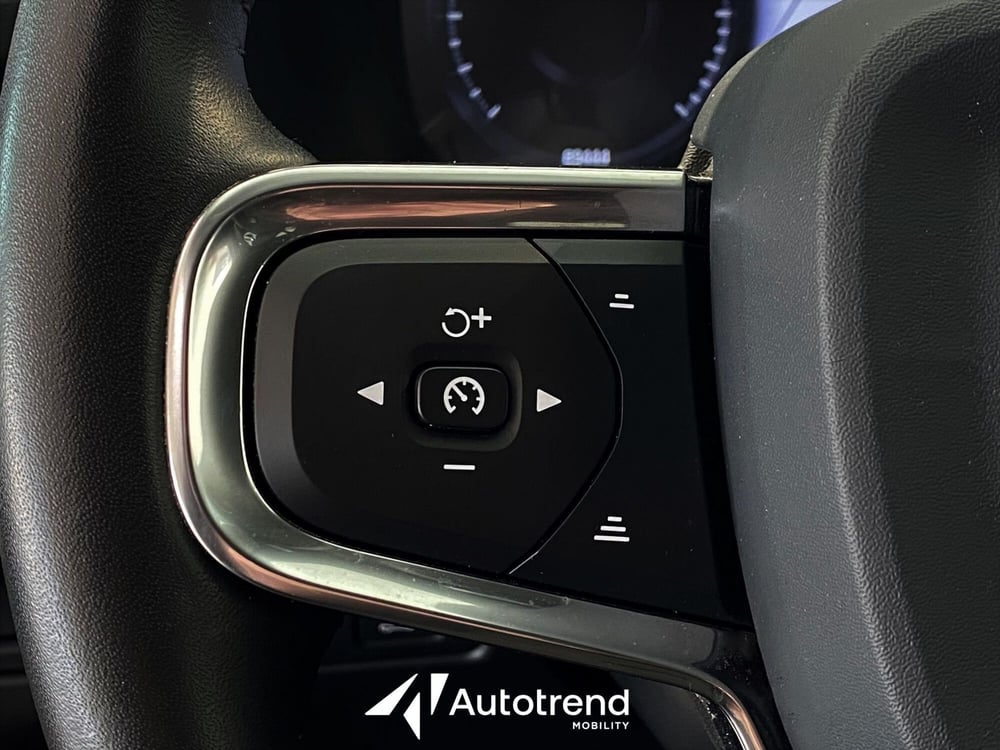 Volvo XC40 usata a Bari (8)