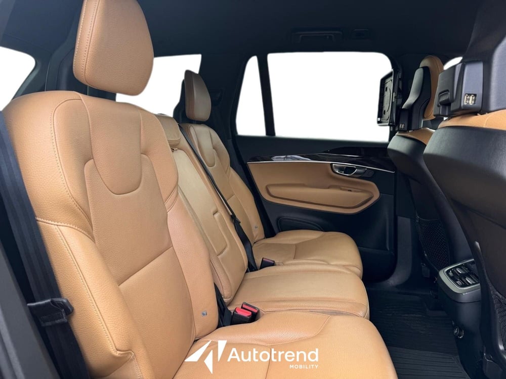 Volvo XC90 usata a Bari (11)