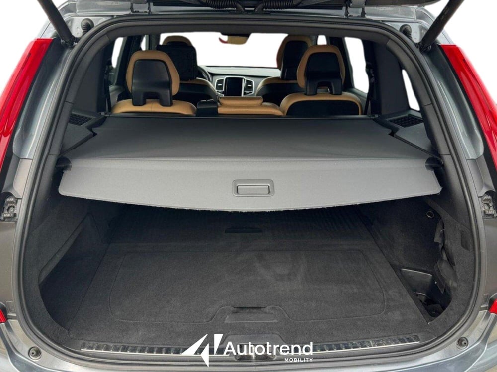 Volvo XC90 usata a Bari (14)