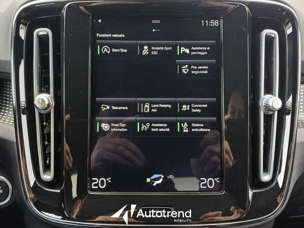 Volvo XC40 usata a Bari (12)