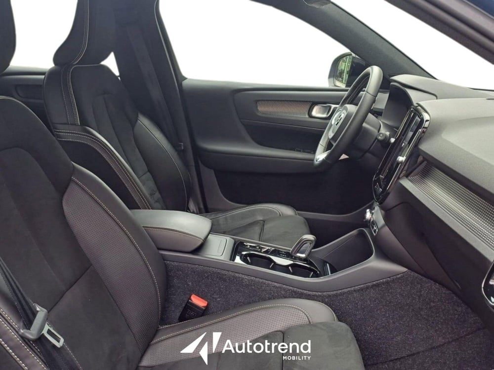 Volvo XC40 usata a Bari (6)