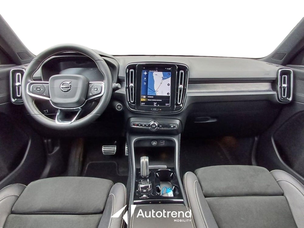 Volvo XC40 usata a Bari (7)