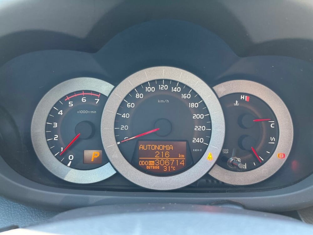 Toyota Rav4 usata a Sondrio (9)
