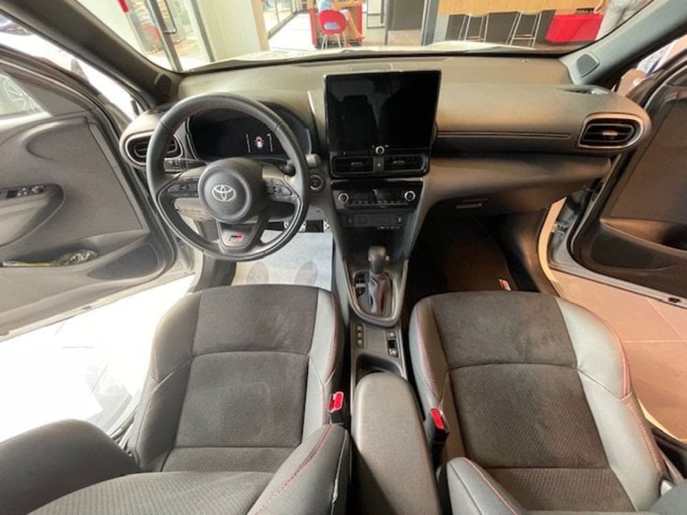 Toyota Yaris Cross usata a Como (10)
