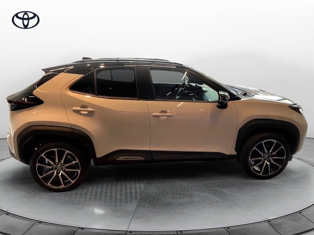 Toyota Yaris Cross usata a Como (14)
