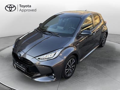 Toyota Yaris 1.5 Hybrid 5 porte Lounge del 2021 usata a Como