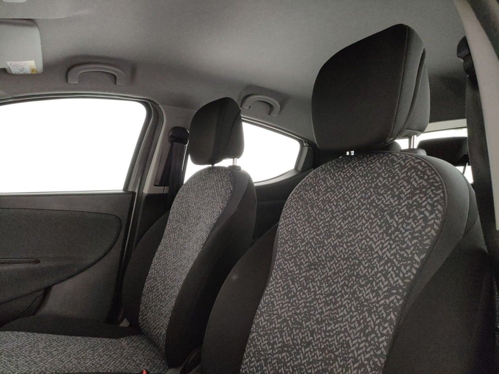 Lancia Ypsilon usata a Roma (11)