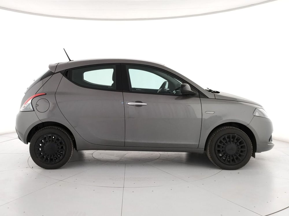 Lancia Ypsilon usata a Roma (3)