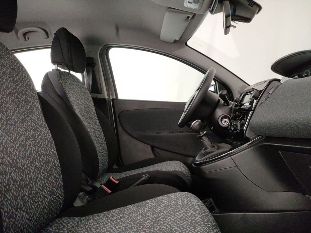 Lancia Ypsilon usata a Roma (6)