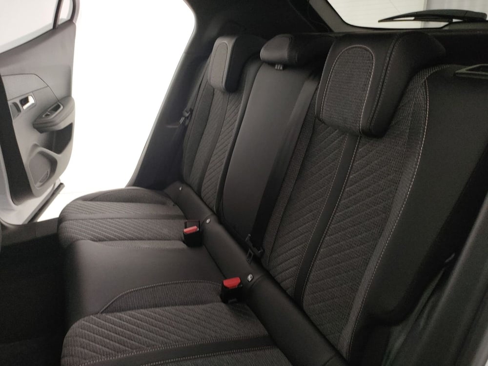 Peugeot 2008 nuova a Caserta (12)