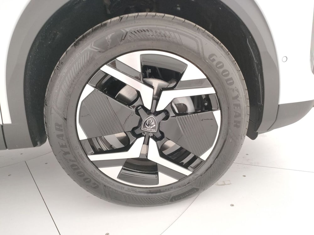 Peugeot 2008 nuova a Caserta (17)