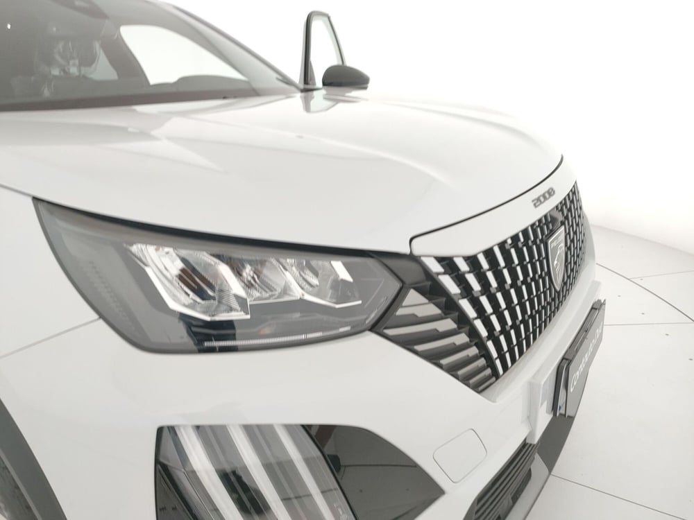 Peugeot 2008 nuova a Caserta (18)