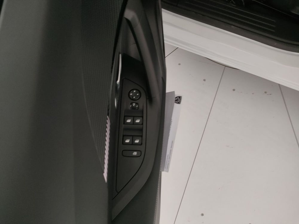 Peugeot 2008 nuova a Caserta (20)
