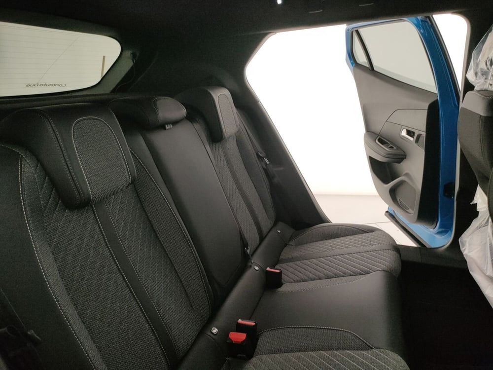 Peugeot 2008 nuova a Caserta (12)