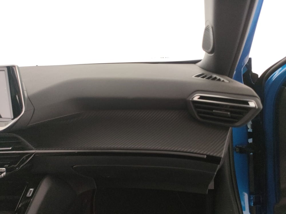 Peugeot 2008 nuova a Caserta (19)