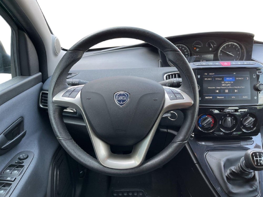 Lancia Ypsilon usata a Torino (11)