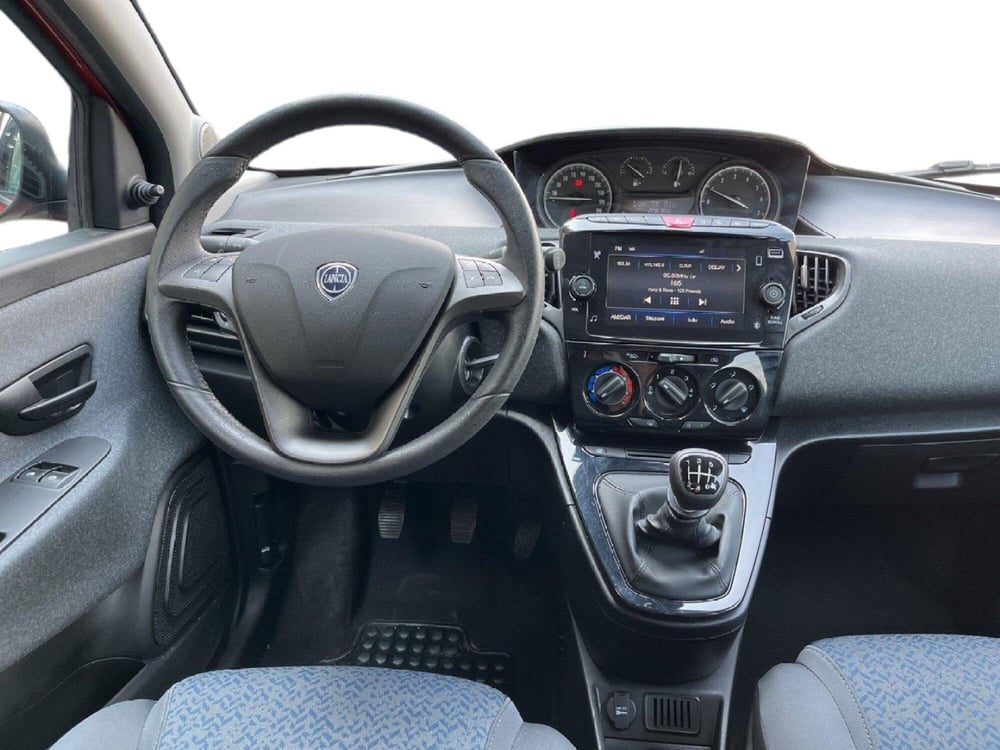 Lancia Ypsilon usata a Torino (10)