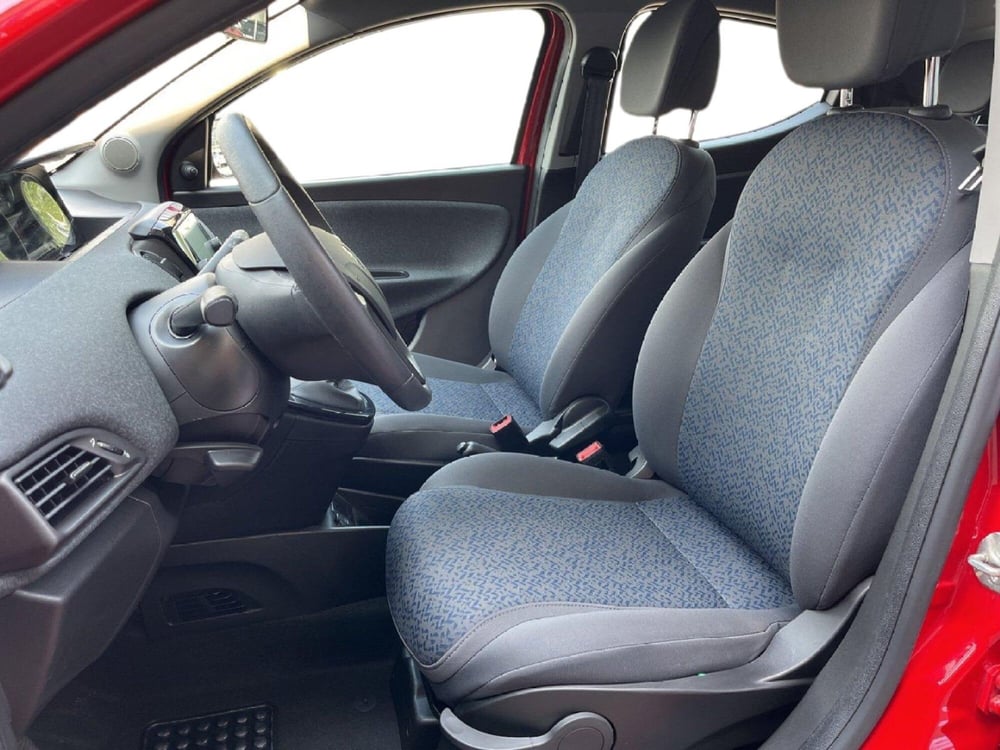 Lancia Ypsilon usata a Torino (9)