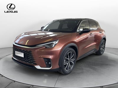 Lexus LBX 1.5 hybrid Cool 2wd del 2024 usata a Montebelluna