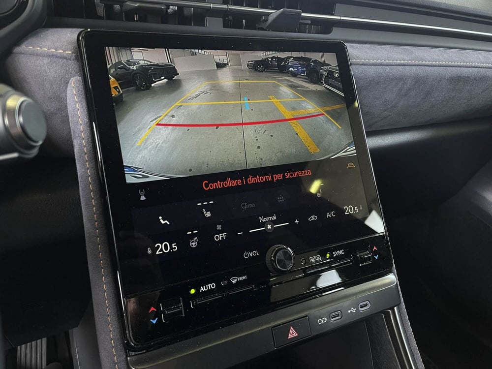 Lexus LBX usata a Treviso (16)