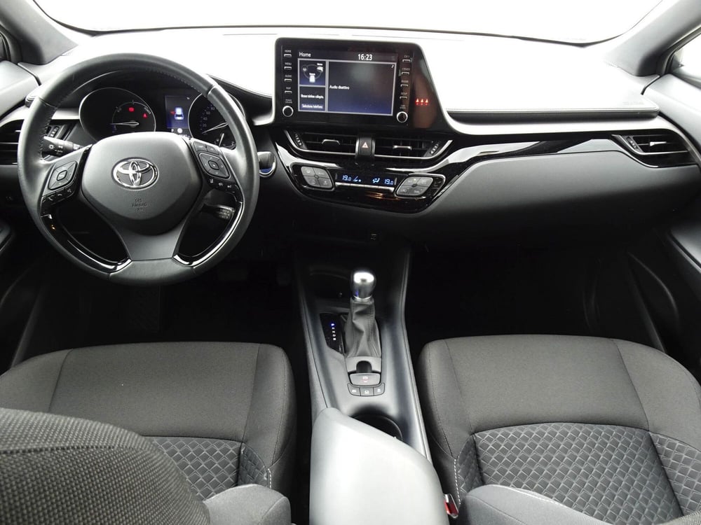 Toyota Toyota C-HR usata a Treviso (13)