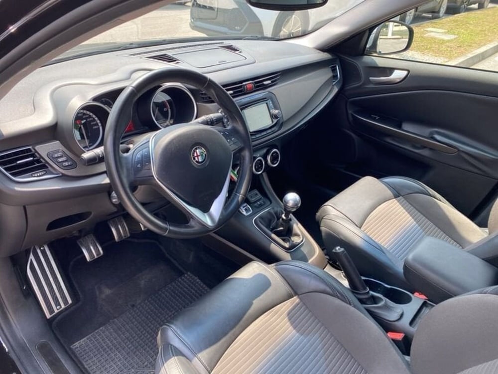Alfa Romeo Giulietta usata a Vicenza (11)