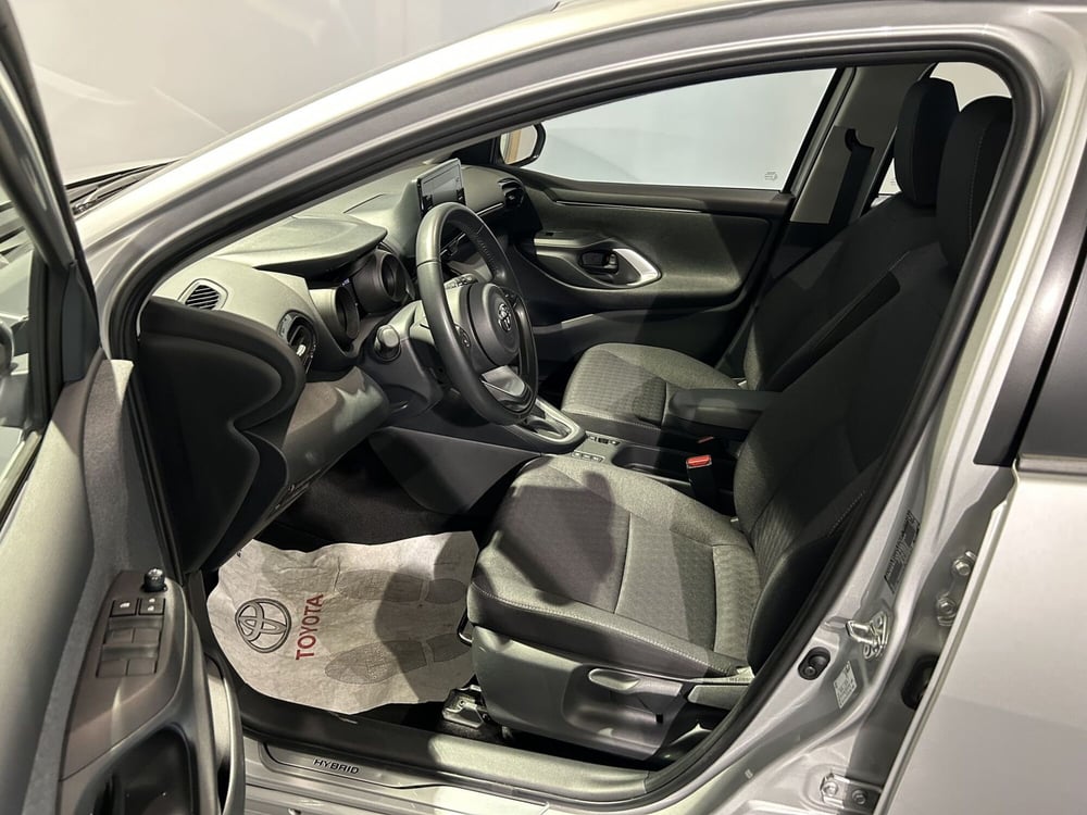 Toyota Yaris usata a Milano (12)