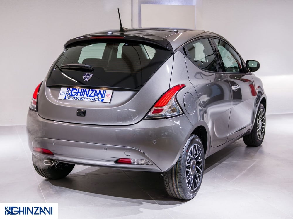Lancia Ypsilon usata a Bergamo (7)