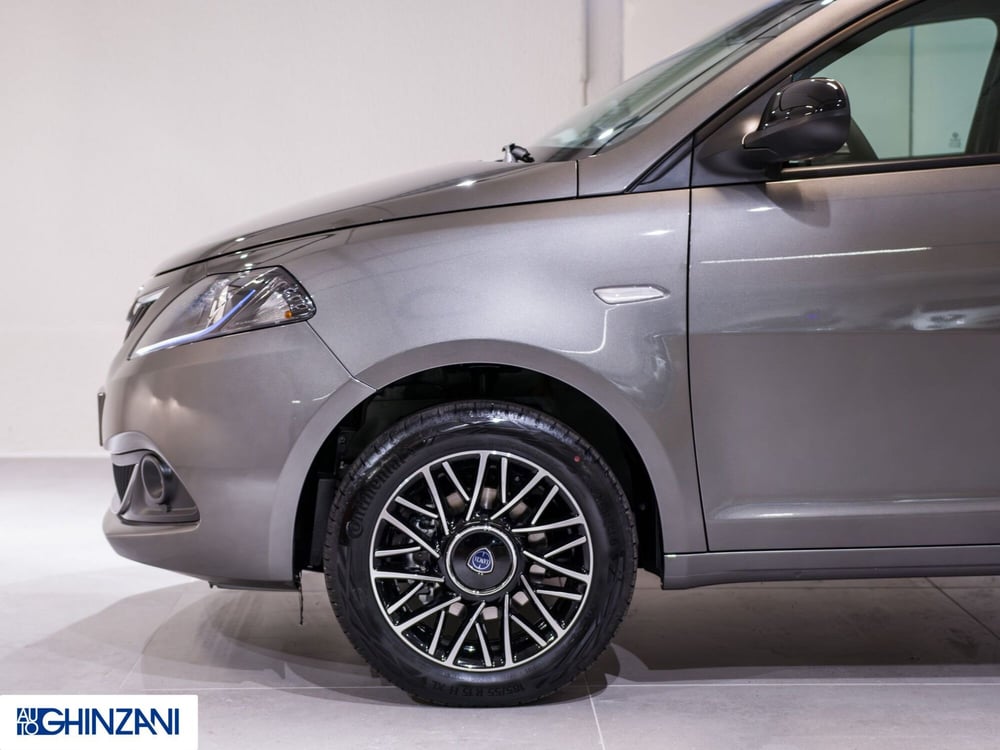 Lancia Ypsilon usata a Bergamo (8)